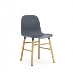 Sedia Form Chair Blu Gambe in Rovere